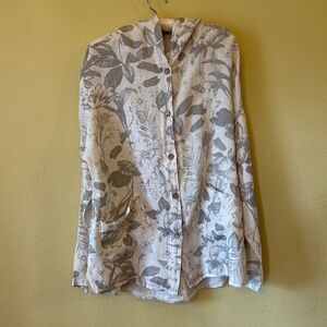 Women's Carre Noir 100% Linen Botton Down Top with Hood, Front Pockets Size M